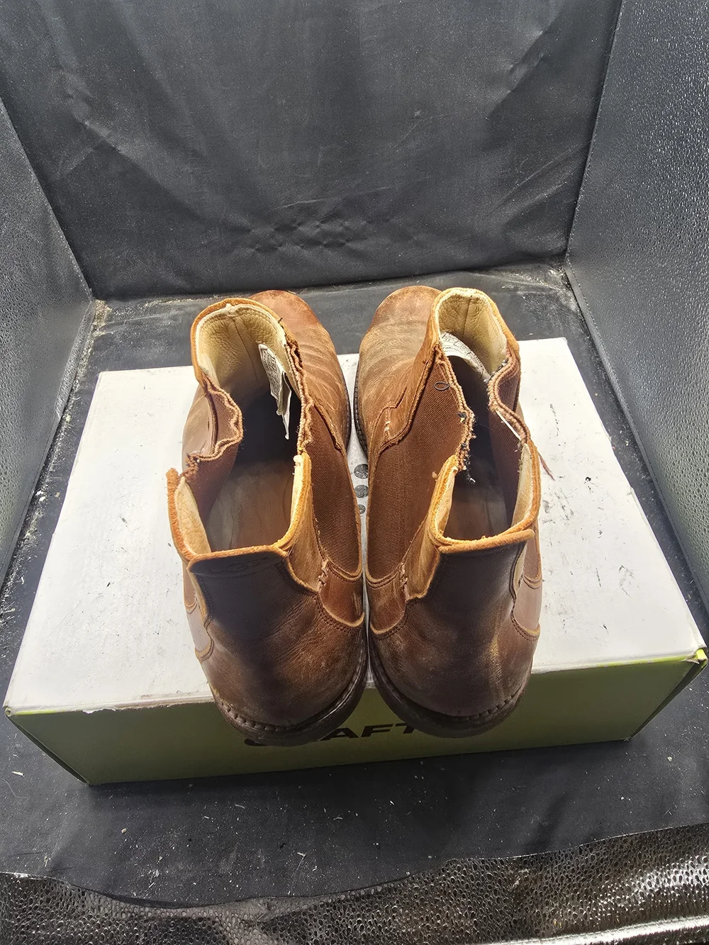 UGG Men's Tan Leather Chukka Boots